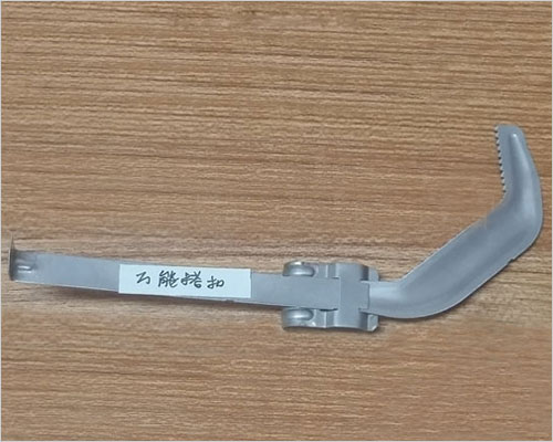 屋面瓦防風扣-萬用抗風搭扣 萬用抗風搭扣適用于各種瓦型,規(guī)格及型號.應用靈活,安裝簡便,固定效果優(yōu)異.